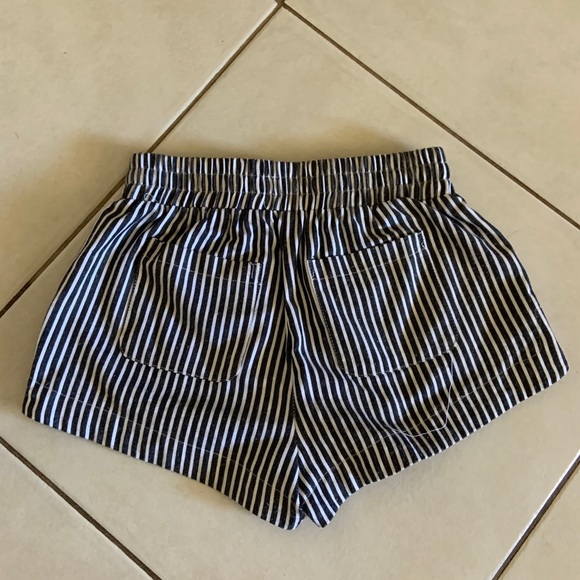 LF Rumor Striped Shorts - Picture 3 of 3